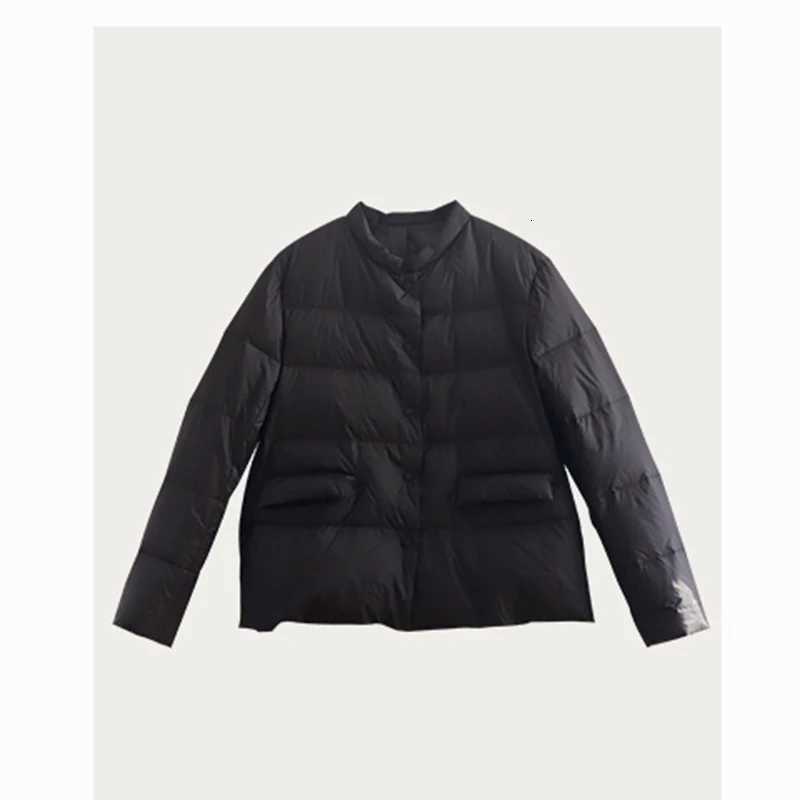 Short down jacket for women standing collar in autumn fashion with warm puffer down jacketT251105