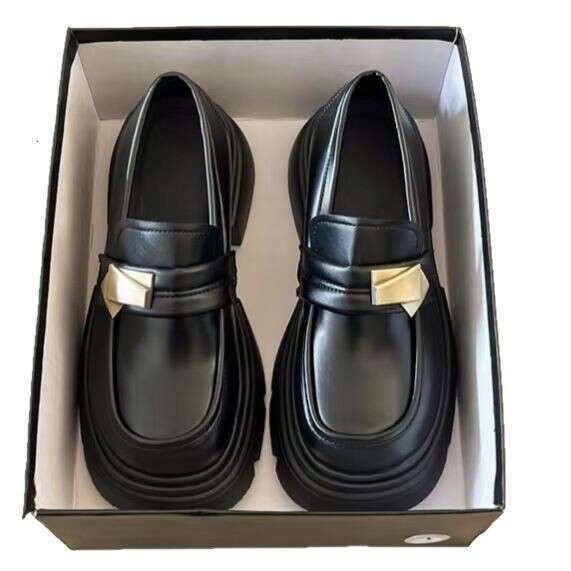 Black thick soled British style small leather shoes for women, Mary Jane, stepping on loafers, single shoes, 2025 Spring and Autumn new item