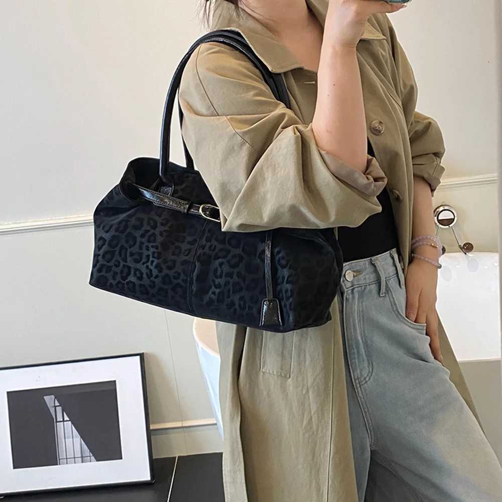 Leopard Underarm Bag Large Shoulder Bag Top Handle Handbag for Women Work Daily Use Shopping Dating Z251104
