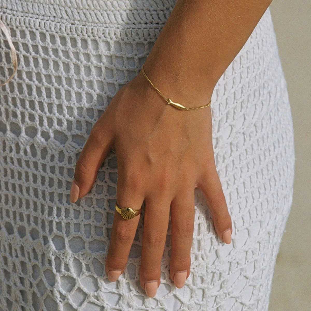 18K Real Gold-Plated Stainless Steel Sardine Bracelets Small Yellow Fish Bracelets Simple Summer Ocean Jewelry Gifts For WomenXJ251105