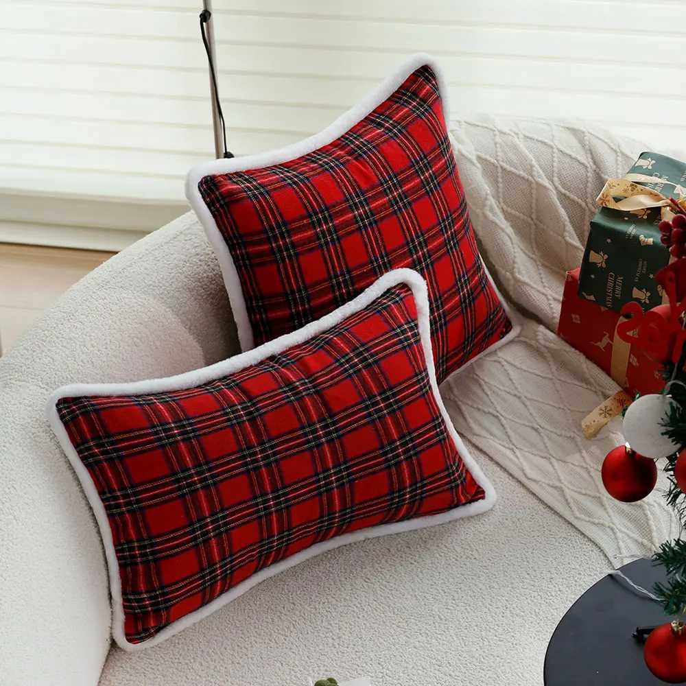 Christmas Red Plaid Decorative Cushion Cover White Plush Edge Pillowcase for Living Room Sofa Bedroom Soft Pillow Cover Xmas Y251105