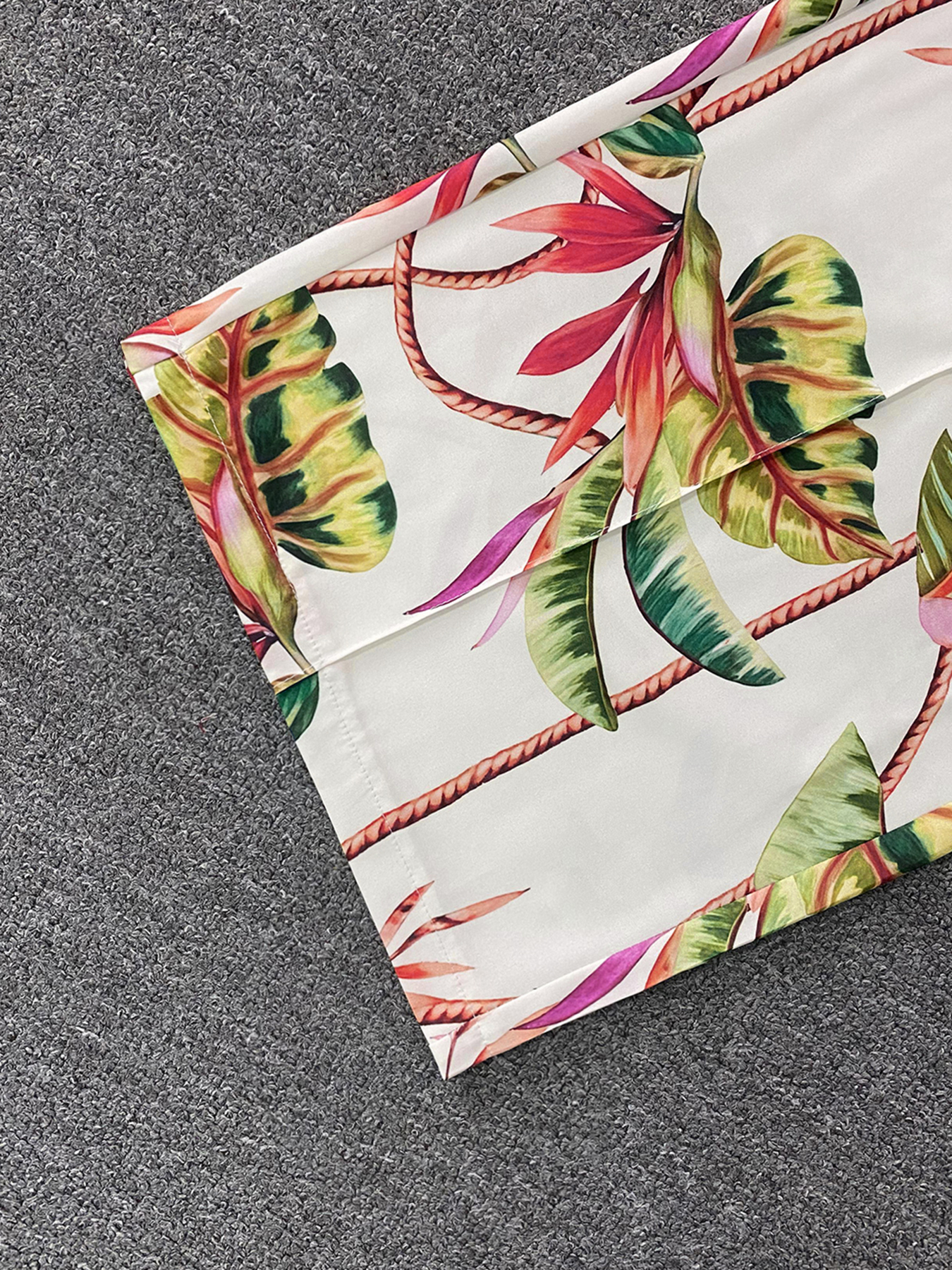 Chic Fashionable Two-Piece Suit Featuring Embellished Blouse and Comfort-Fit Skirt Perfect for Casual Wear---1773