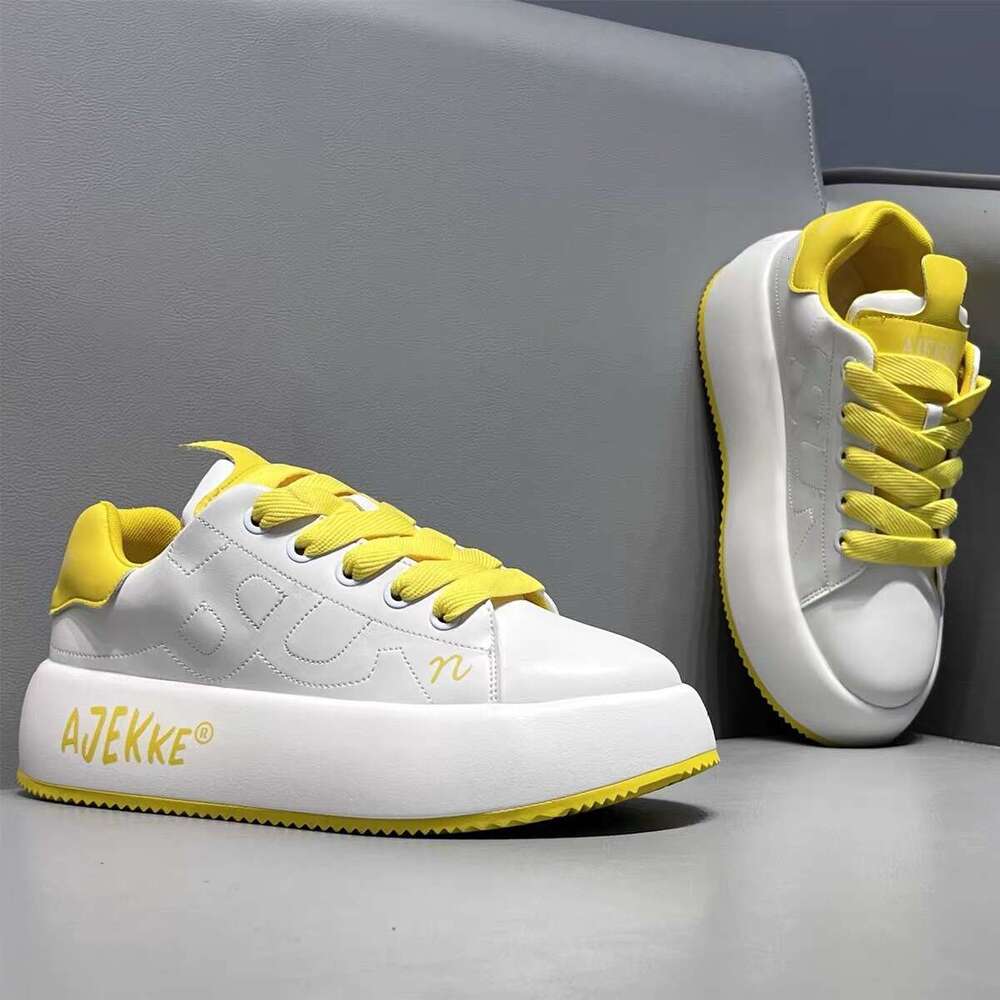 Men's 2025 Autumn Winter New Versatile Fashionable High-End White Casual Comfortable Thick-Soled Trendy Shoes Internet Celebrity Hot Item