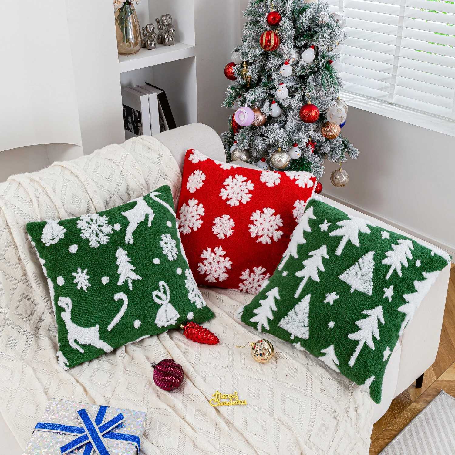 1pc Christmas plush pillowcase Christmas tree reindeer snowflake soft and comfortable cushion cover without pillow core Y251105