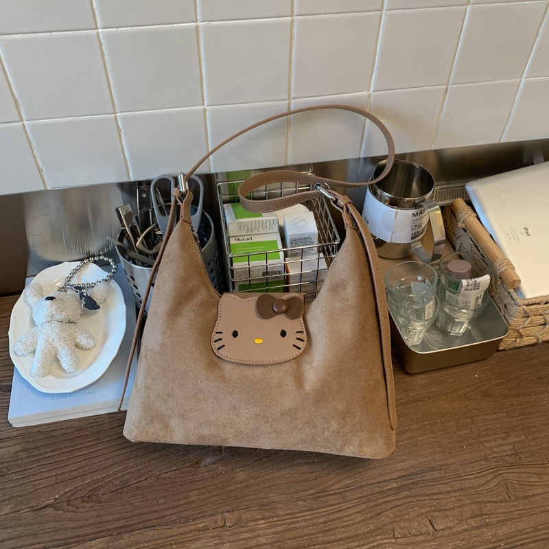 Spring women's fashionable, simple, casual, luxurious party handbag, large capacity crossbody bag, essential shoulder bag for college students sh