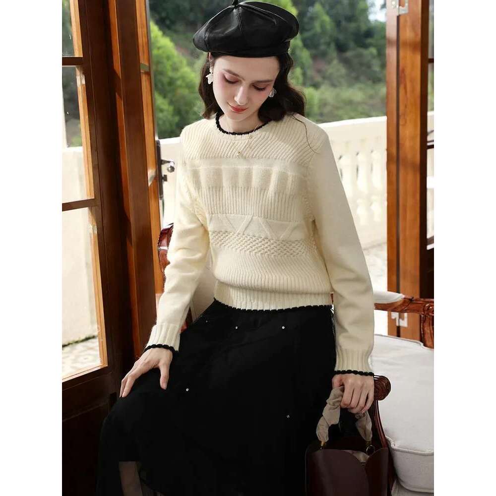 Beige Hooked Edge Crew Neck Knitted Sweater Women's Autumn Winter New Thickened Warm Casual Top