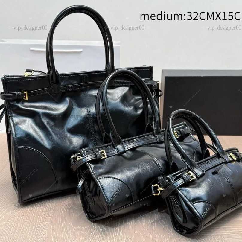 2025 New Shoulder Bags 10A quality ladies hobo underarm bag cowhide tote bag casual saddle bag versatile shoulder crossbody bag commuter tote bag Shopping Bag