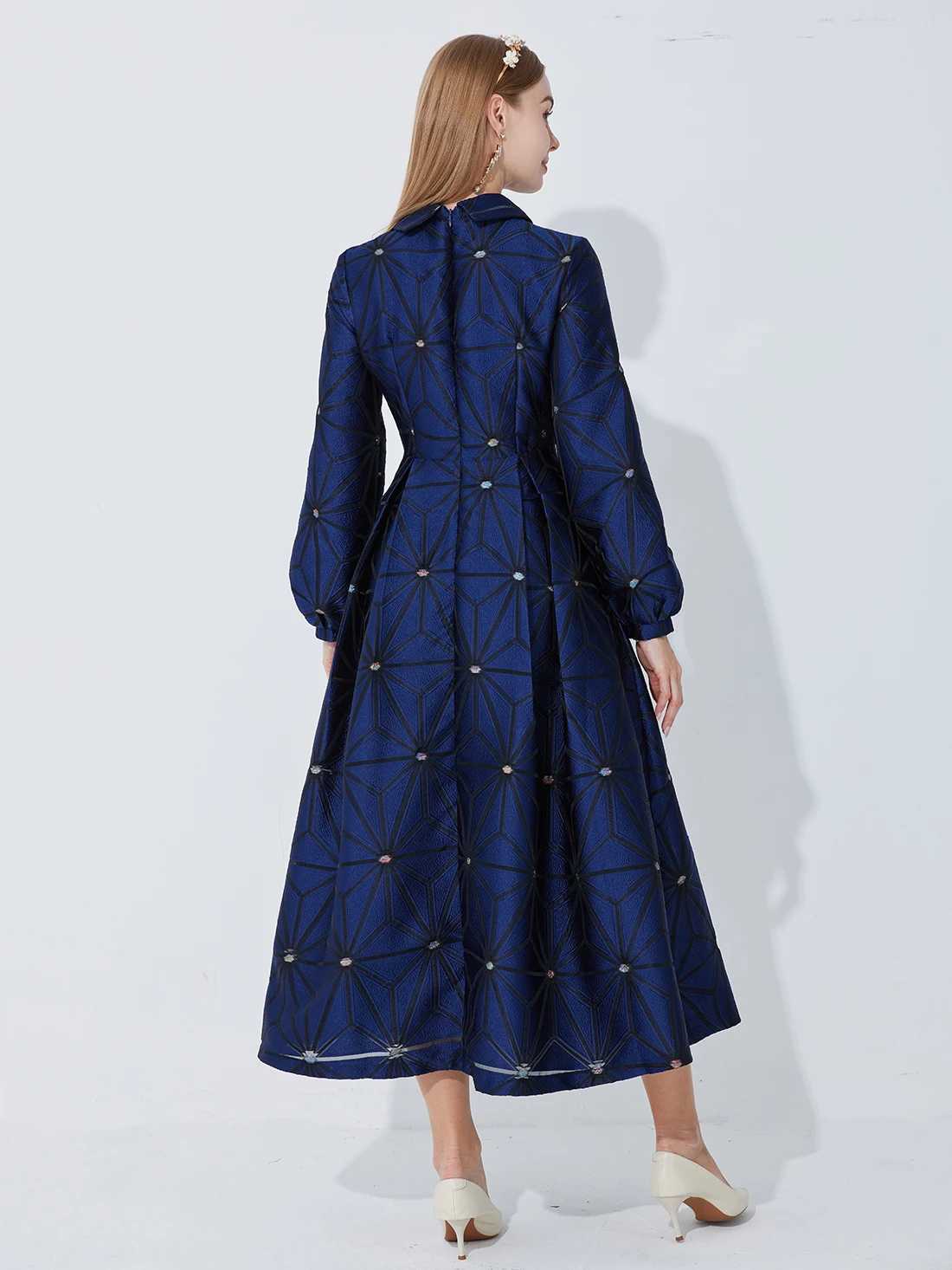 Fall/Winter Turned Collar Lined Sleeve A-Line Silhouette Geometric Heavyweight Jacquard Elegant and Graceful Long Dress J251105