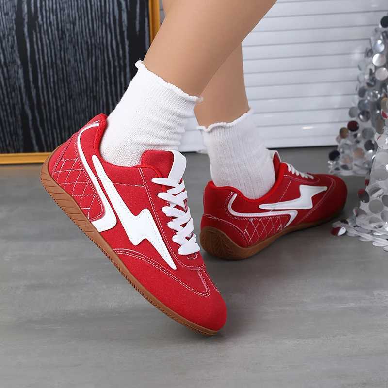 2025 Hot Selling Wens Round Toe Flat Sneakers Classic Platform Shoes for Students Breathable Casual Sports Fion Shoes Y251105