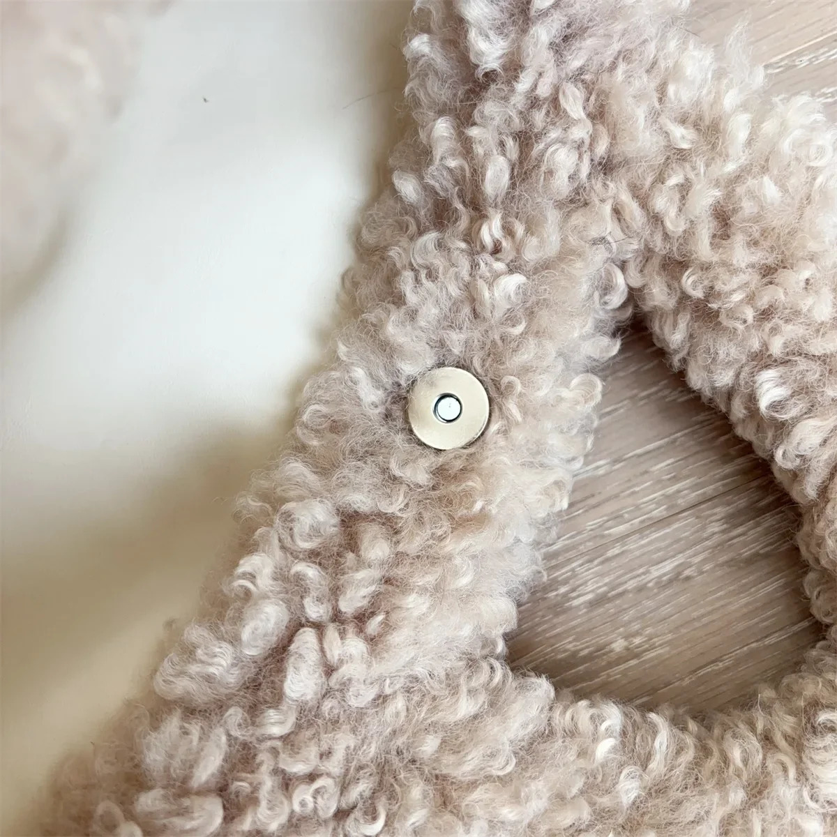 Casual Soft Plush Womens Handbags Tote Purse Simple Furry Ladies Bucket Crossbody Bags Faux Lamb Wool Female Shoulder Bag 251104