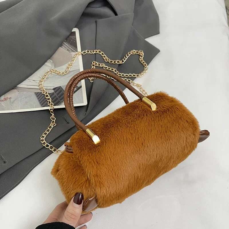 New Cute Plush Kapybara Large Capacity Capybara Shoulder Crossbody Bucket Bag