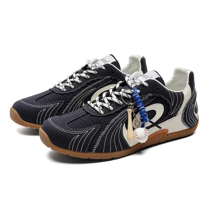 Flat Soft Lightweight 2025 New Summer Breathable Versatile Front Lace-Up Deutsche Training Shoes Vintage Mens Sneakers Y251105