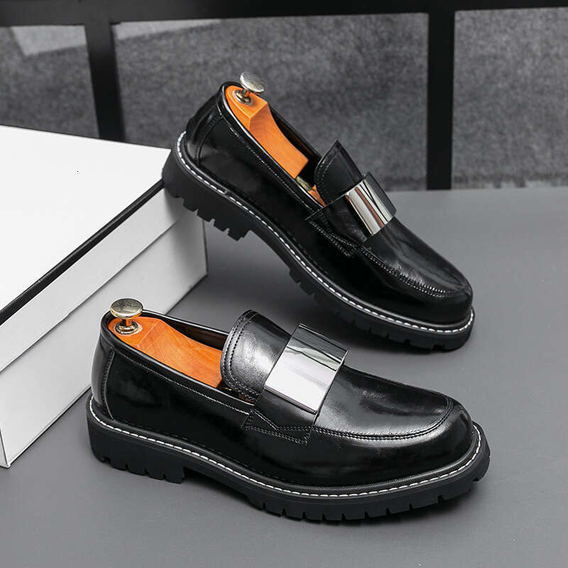 Large men's thick soled loafers 2024 Spring and Autumn new item shiny metal gentleman business leather shoes men
