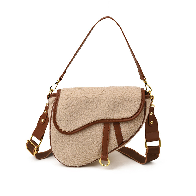 Free delivery designer bag tote bag Unique texture single shoulder crossbody bag underarm bag A small bread roll