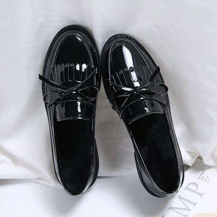 Small leather single Le Fu women's shoes, 2025 new flat bottom, one foot kick, British style, spring shoes