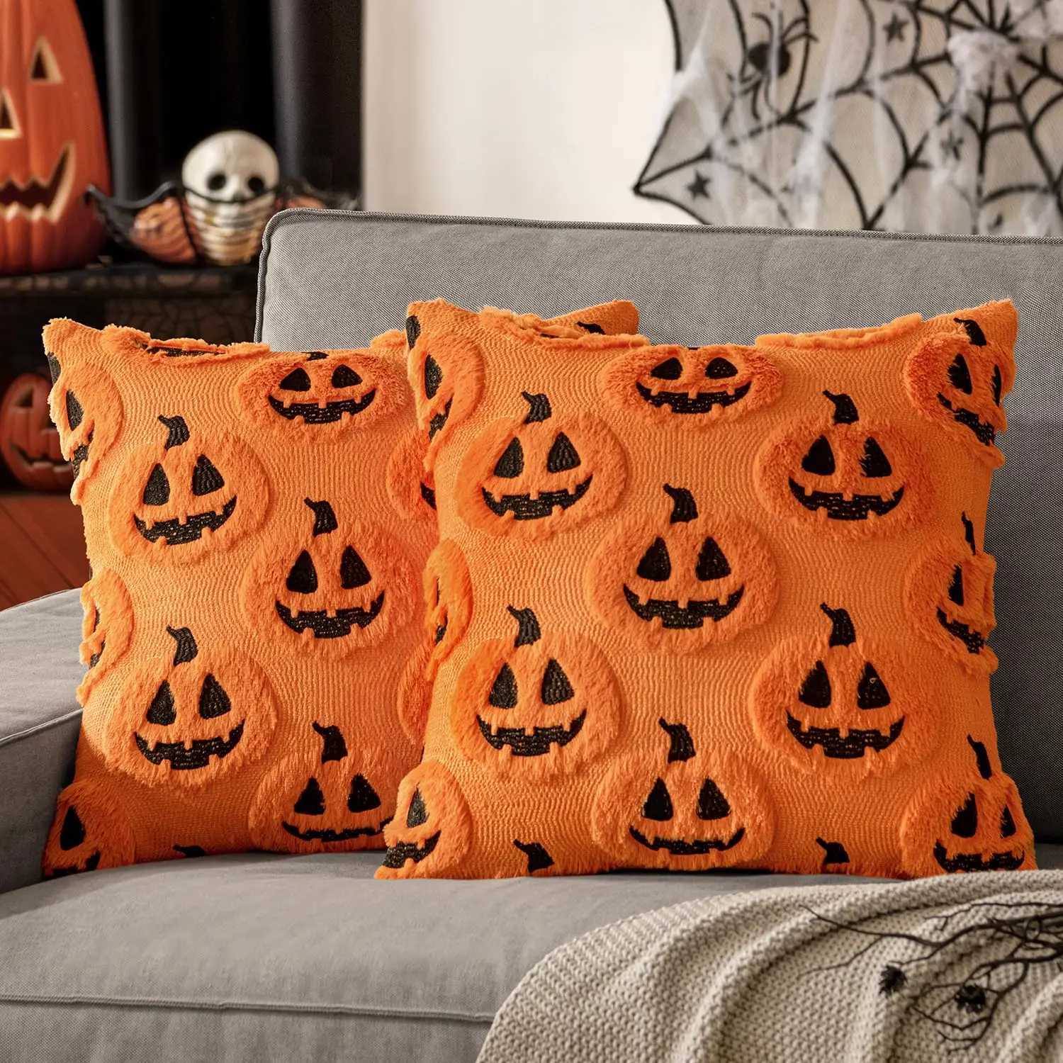 Christmas Throw Pillow Cover 18x18 Decorative Pumpkin Pattern Beige Pillowcase Soft Plush Faux Wool Cushions for Home Sofa Couch Y251105