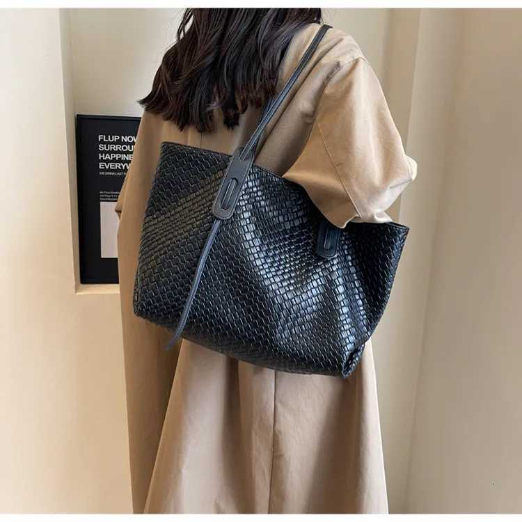 Luxury Brand Designer Big Capacity Tote Shouler Bags for Women Handbags Purses 2024 New Vintage Ladies shopping travel Bags W251104