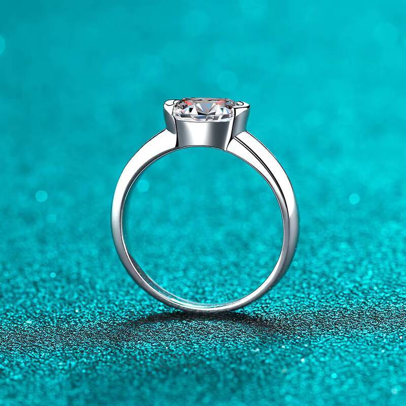 Custom Luxury Moissanite Wedding Ring for Women 05ct Silica Ring Boutique Jewelry 925 Sterling Silver Solitaire Engagement Ring