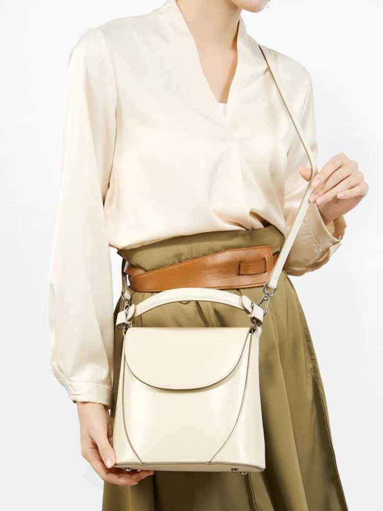 Zency 2025 Trendy Elegant Handbag Genuine Leather Shoulder Cross body French Style Girls Small Phone Bag With Card Slot Z251104