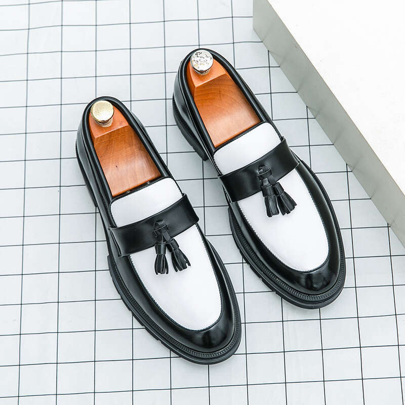 Large size new casual fashionable business formal shoes, men's wedding shoe covers, fringed small leather shoes