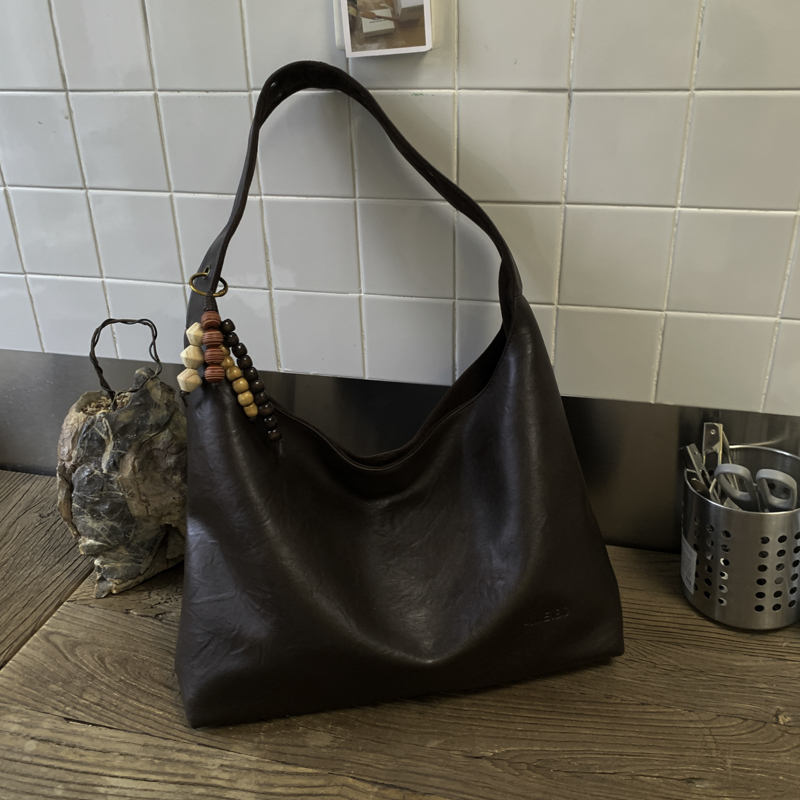 2025 Winter Women's Simple Leisure Fashion Luxury Party Handbag Large Capacity Crossbody Bag Essential Shoulder Bag for College Students Shopping