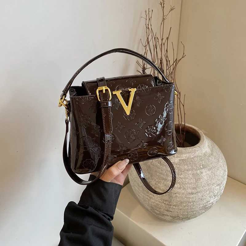 Smooth Shiny PU Solid Color Elegant Trendy Women Shoulder Bag Pattern Print Deco Handbag Crossbody Bag for Outings Party Travel Z251104