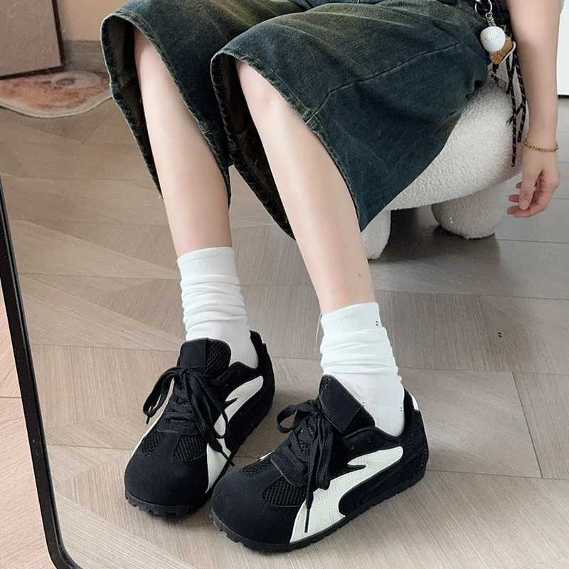 Wens Lightweight Low-top Shoes 36-42 Large Size New Lace-up Versatile Cfortable Casual Shoes Cmuting Trendy Sports Shoes Y251105