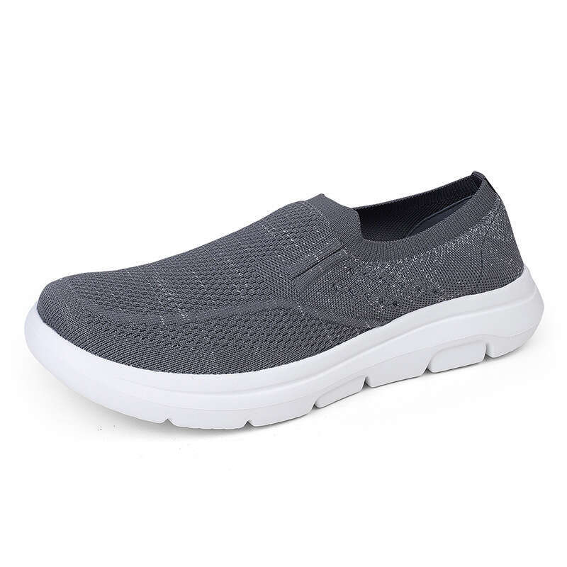 Large size Flyknit couple's walking 35-48 new mesh breathable mom trendy casual sports shoes