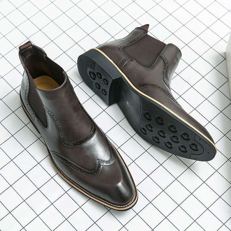 Large size new Martin fashionable men's autumn and winter leather boots trend British Chelsea mid top casual shoes
