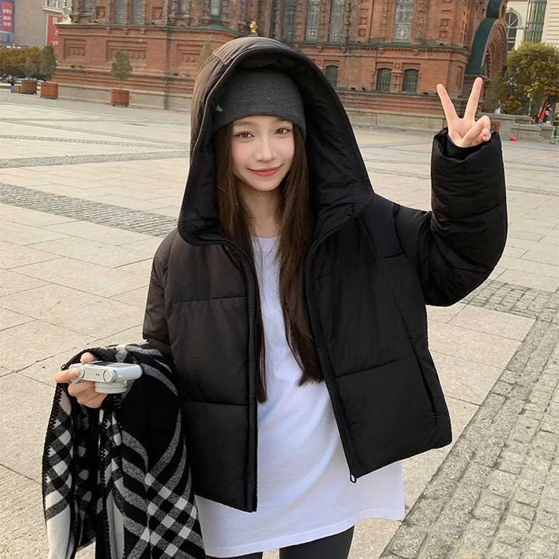 New Womens Cropped Down Cotton Jacket Trend Contrast Color Scarf Collar Cotton-Padded Coat Korean Versatile Puffer Bread JacketT251105