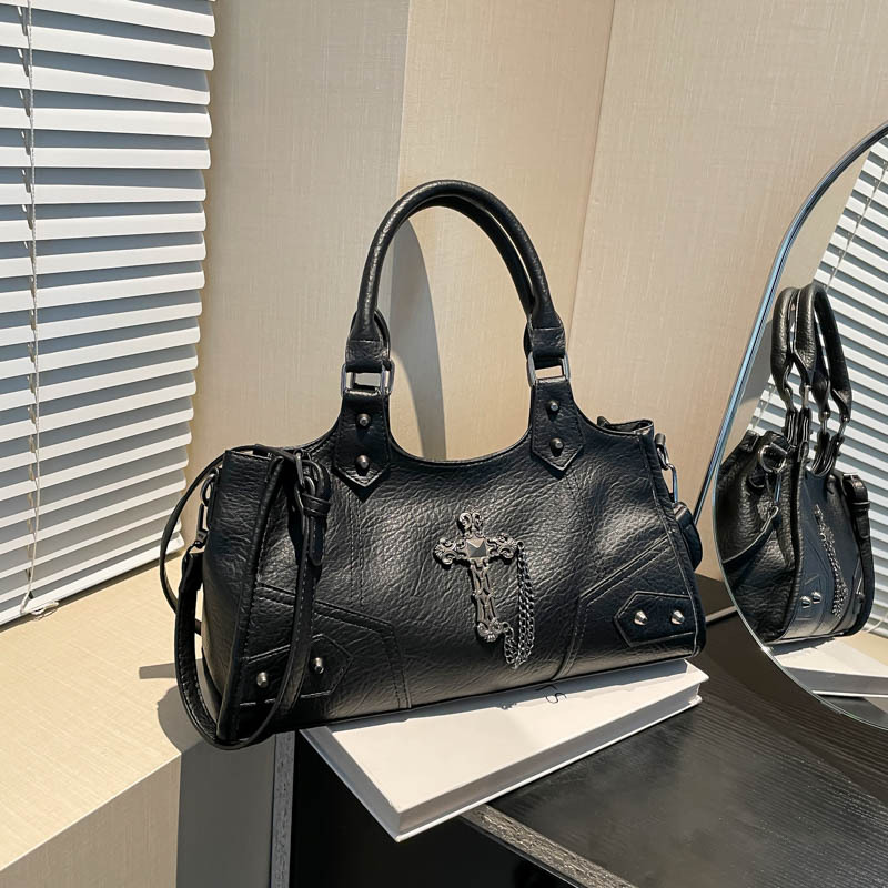 Niche motorcycle-style women's crossbody bag new trendy girl's bag armpit bag high-end sense shoulder bag