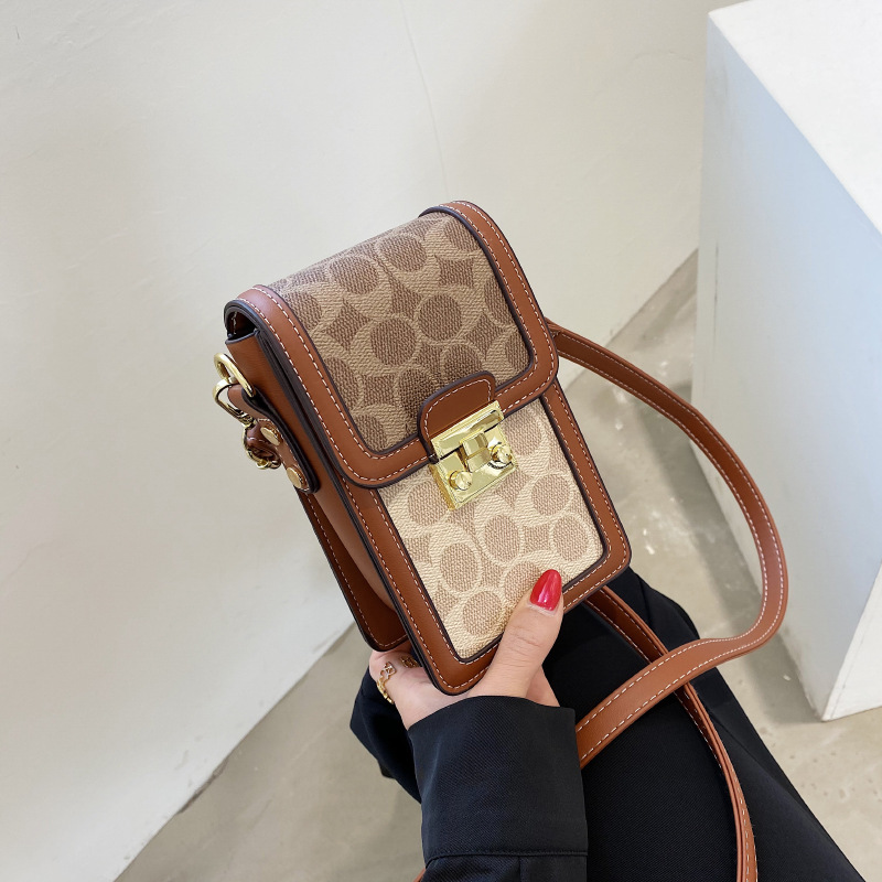 Free shipping mobile phone bag women's new fashion print crossbody print shoulder bag vertical small square bag 2025s hot