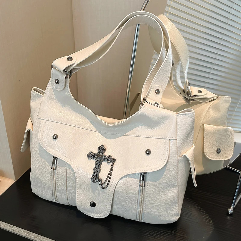 Fashionable large capacity retro womens handbag simple and niche n solid color womens shoulder bag suitable for commuti 251031