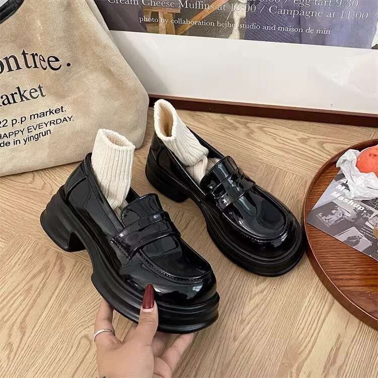 Black college style small leather 2025 Spring and Autumn new thick soled Korean version JK loafers versatile height increasing single women's sho