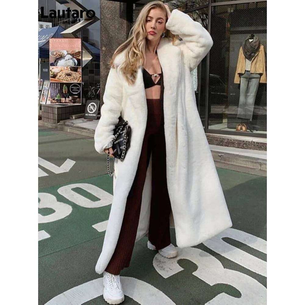Designer Clothes Lautaro Winter Long White Fluffy Warm Oversized Faux Fur Coat Women With Hood Lapel Sashes Loose Korean Fashion Outerwear Hot Selling