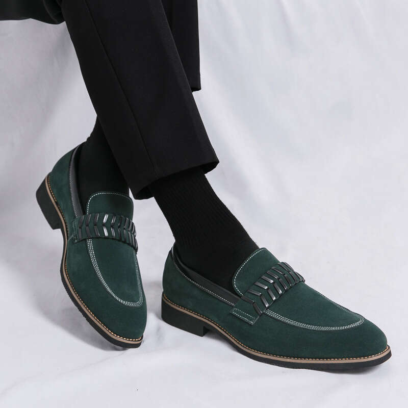 Men's shoes in plus size, four season new casual leather fashionable men's frosted leather, lazy shoes, loafers