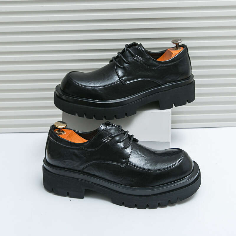 Men's oversized new fashionable men's thick soled business dress shoes, British style casual leather shoes