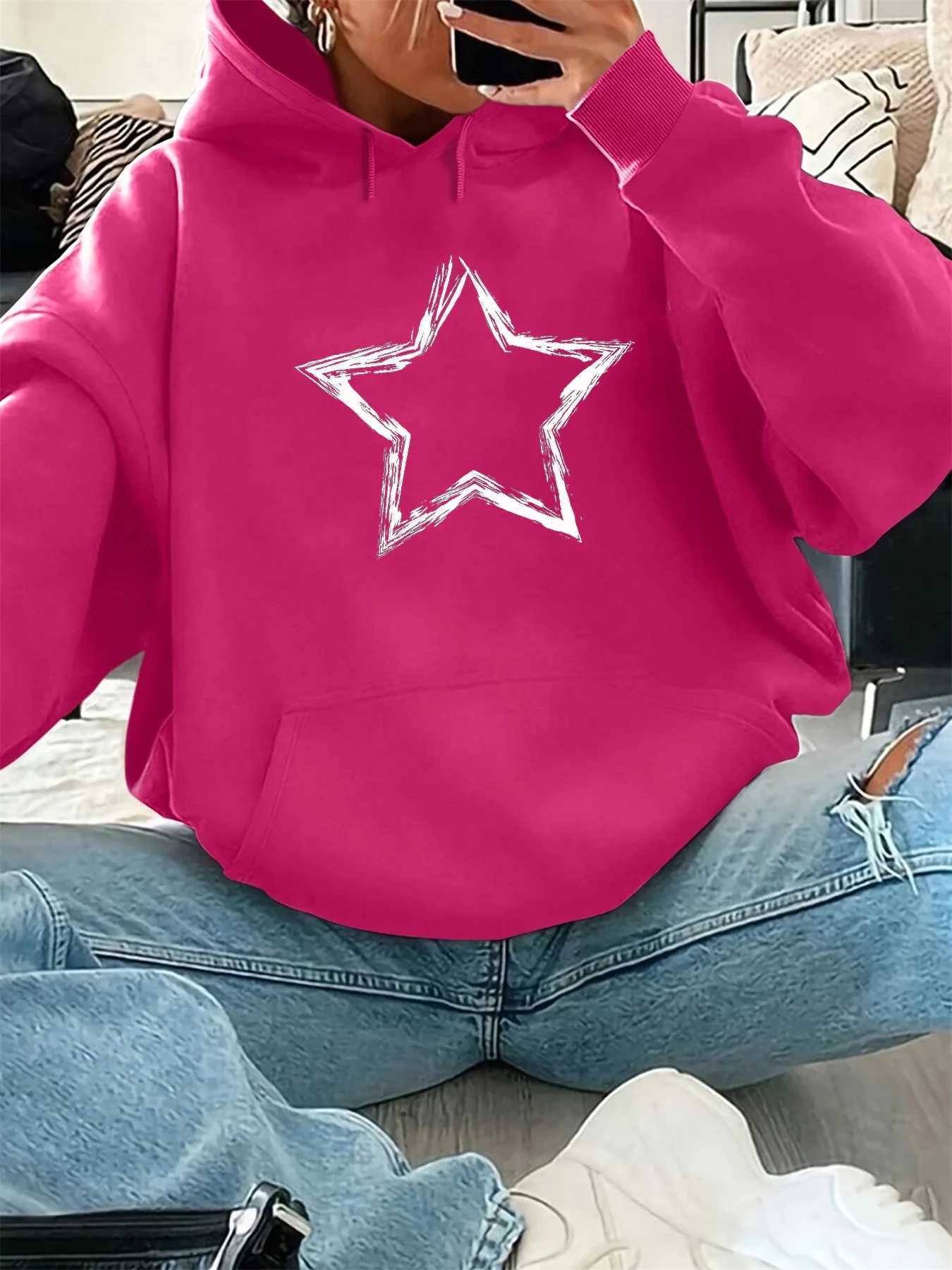 Womens autumn and winter warm and loose casual five pointed star pattern printed velvet long sleeved hooded sweatshirtT251105