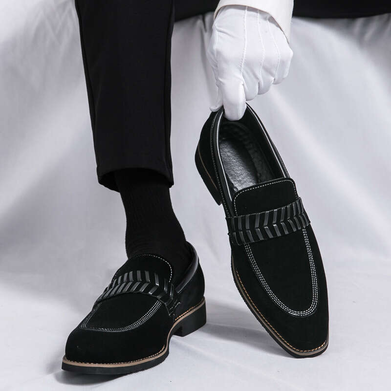 Large men's frosted leather 2024 Spring and Autumn new item, sizes 38-48, one foot lazy casual shoes for men