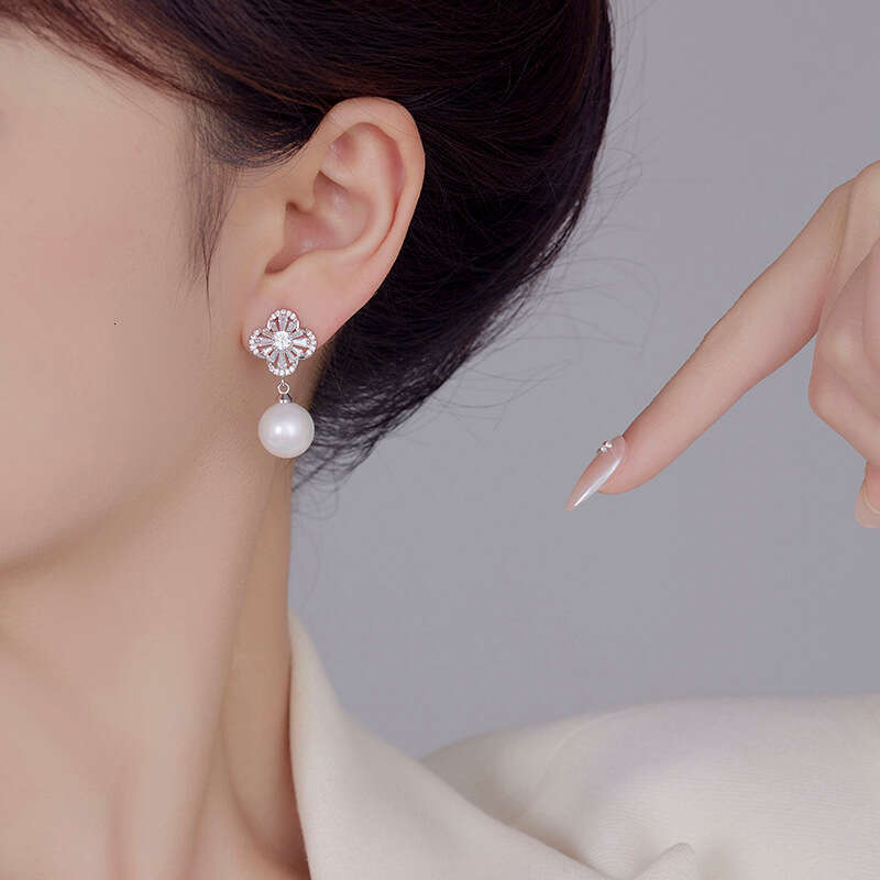 S925 Silver Needle Four-Leaf Clover Zircon Pearl 2024 New Hot Fashion Light Luxury Design Elegant Earrings