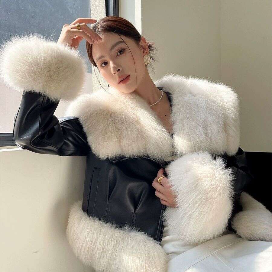 Winter Thickened Women's Fur Coat Shoulder Length Sheepskin And Fox Fur Integrated Jacket Full Sleeve Long Coat for Short People