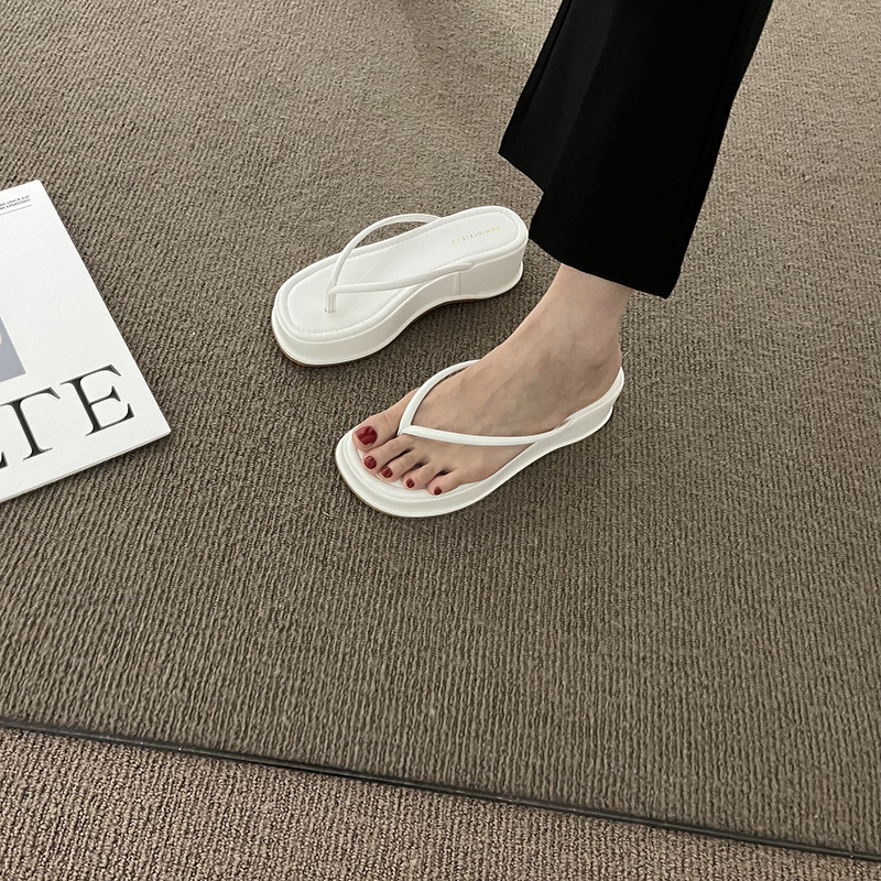 free Shipping Slope heel sandals Height increasing slippers Thick soled flip flops sandals Casual Toe Paddle Women wearing beach shoes outside hot