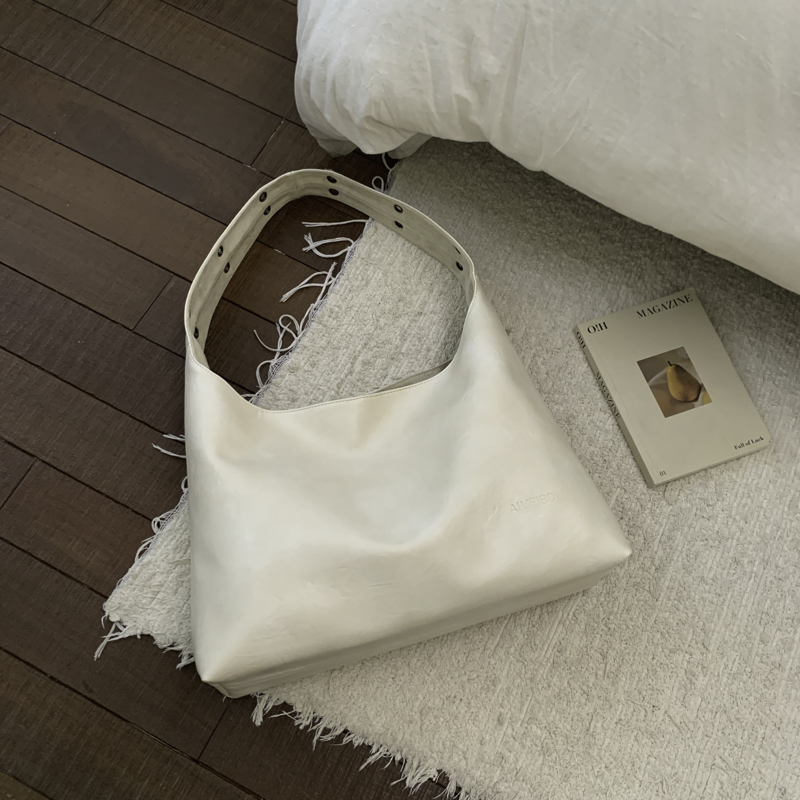 2025 Summer Women's Simple Leisure Fashion Luxury Party Handbag Large Capacity Crossbody Bag Essential Shoulder Bag for College Students Shopping