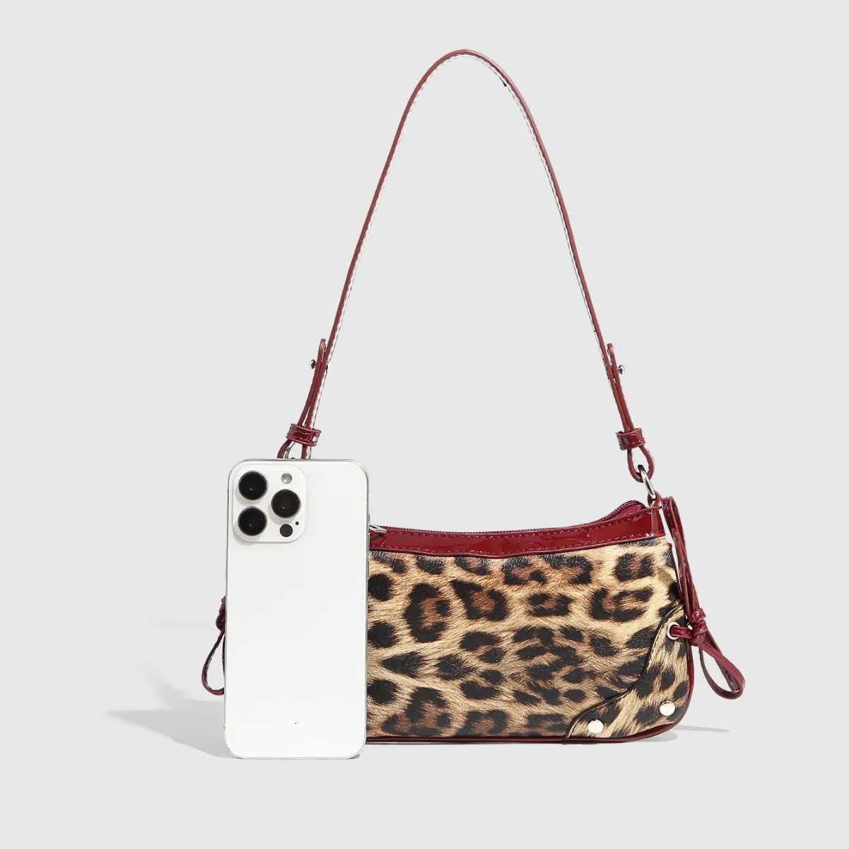 Fashion Personalized Design Handbag Leopard Print Single Shoulder Armpit Bag Versatile Woven Commuting High-end Tote Womens Bag Z251104