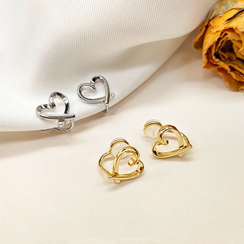 Fashionable irregular hollow heartshaped clip earrings suitable for women non perforated silicone ear clips minimum earring jewelry 250326