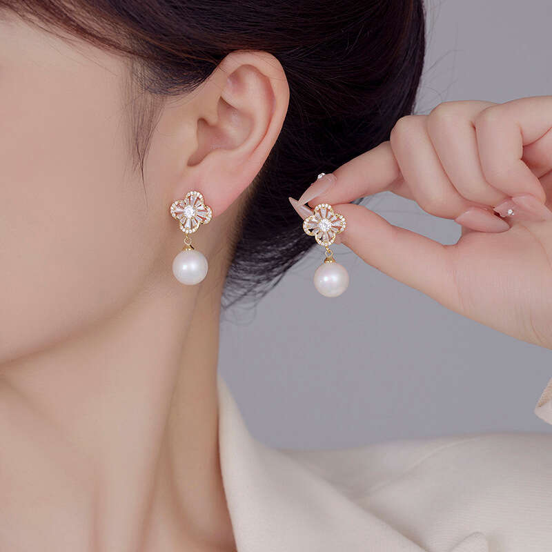 S925 Silver Needle Four-Leaf Clover Zircon Pearl 2024 New Hot Fashion Light Luxury Design Elegant Earrings