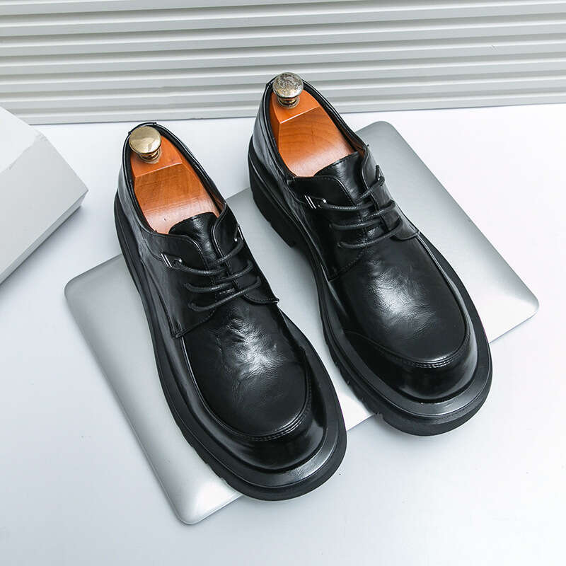 Men's oversized new fashionable men's thick soled business dress shoes, British style casual leather shoes