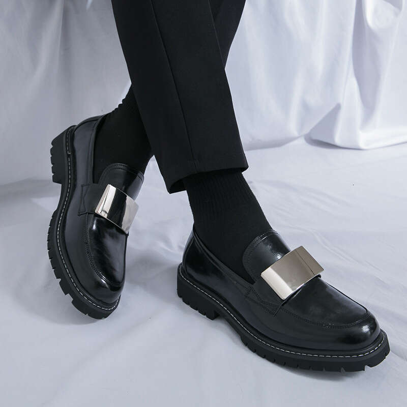 Large men's thick soled loafers 2024 Spring and Autumn new item shiny metal gentleman business leather shoes men