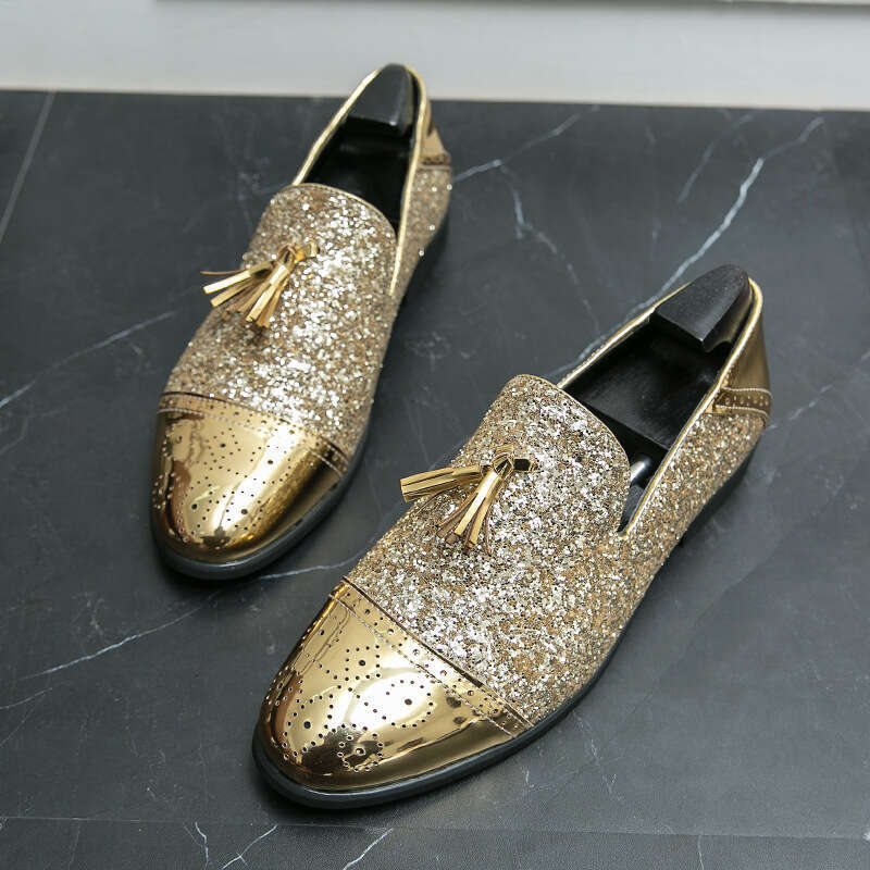 Large carved pointed leather 2023 new product tassel bean size 38-47 one foot lazy shoes for men