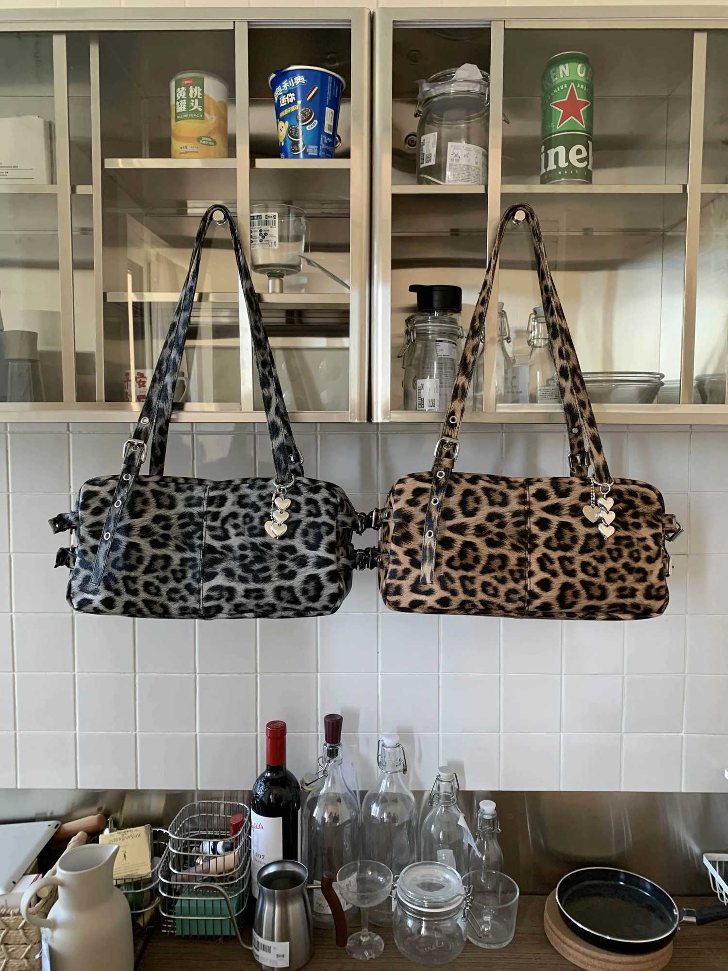 Personality Trendy Casual Textured Large-Capacity Pillow Bag 2025 Spring New Style Stylish Womens Shoulder Tote Bag Z251104